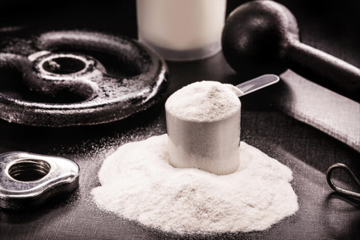 Aumenta ganho muscular, preserva massa magra e ajuda no emagrecimento: os beneficios da creatina à saúde